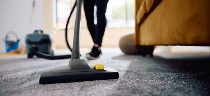 Dlaczego warto zlecić czyszczenie wykładzin profesjonalistom?
