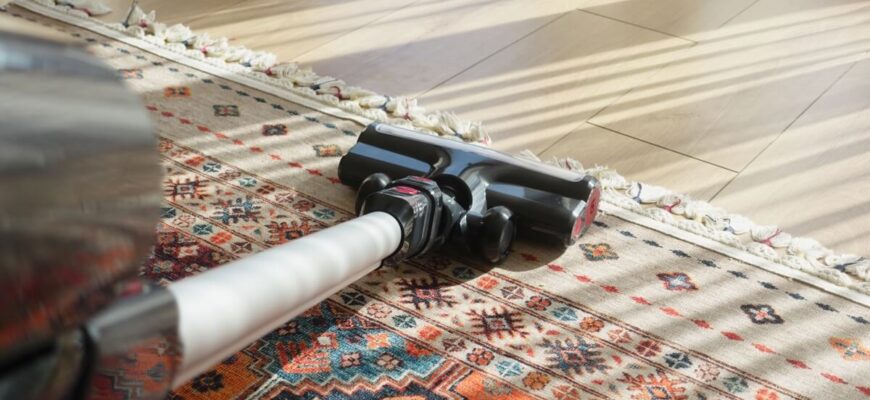 Czym różni się pranie dywanów w firmie od prania domowego